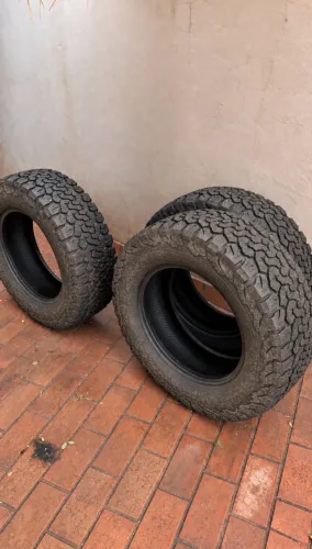 3 Pneus BFGoodrich All-Terrain KO2 | 275/65 R18 | Pouco uso