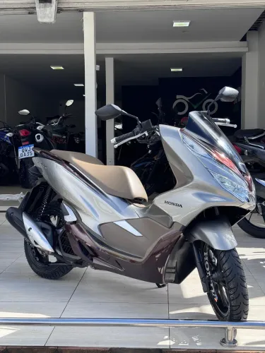 HONDA PCX DLX 150 2022 / APROVA MOTOS