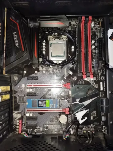 Processador Core i5 9600k+Placa mãe Aorus Z370 gaming 3.
