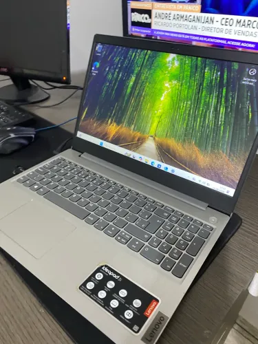 Notebook Lenovo core i5 décima geração 8gb NVMe 256gb tela full Hd 15.6 LeD