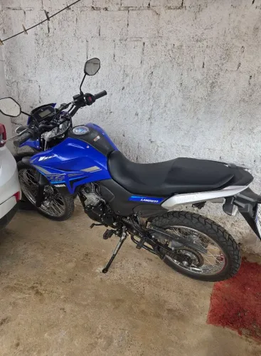 Lander 250,impecável troco em moto de menor valor.