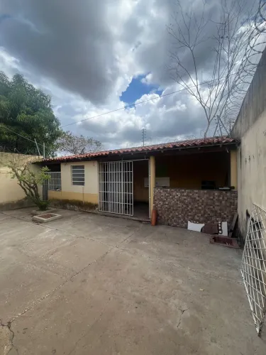 TROCA, ACEITO CARRO E MOTO NA NEGOCIAÇÃO VENDE-SE CASA JACINTA ANDRADE - NEGOCIAVEL