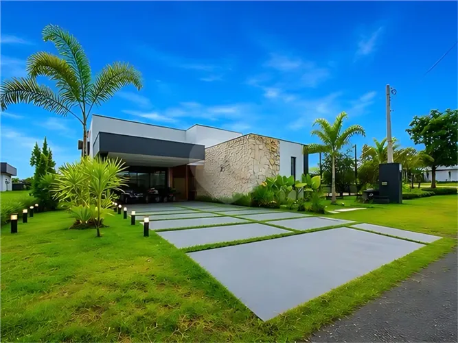 Casa à venda com 3 suítes no condomínio Ninho Verde Ii, Pardinho - SP