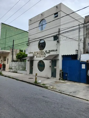 Sala.comercial com banheiro. 