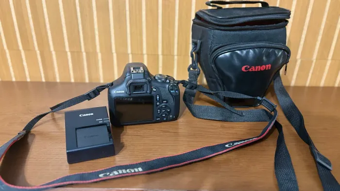 Cânon rebel T7 super conservada