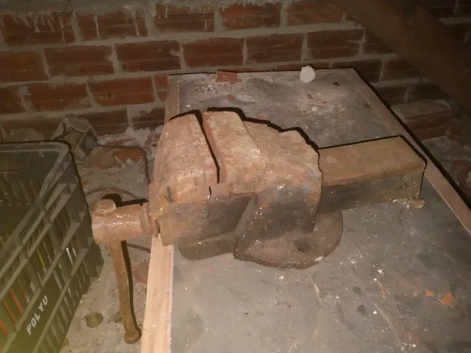 Torno e prensa vulcanizadora para pneu