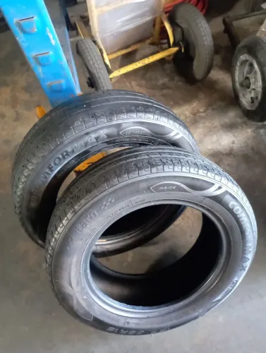 Pneus ótimas condições para usos