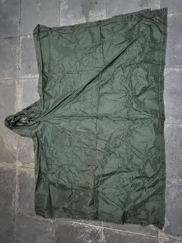 Capa de chuva militar