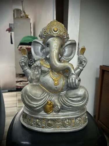 Ganesha em gesso