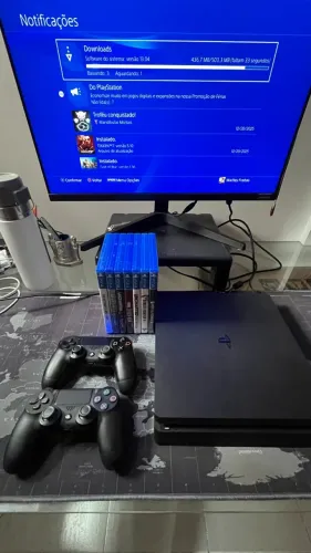 PS4 Slim 500GB - Perfeito Estado - 2 Controles - 9 Jogos incluso