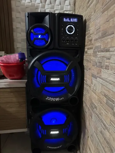 Vende-se caixa de som torre Pesadão ll 2200W Led Bluetooth