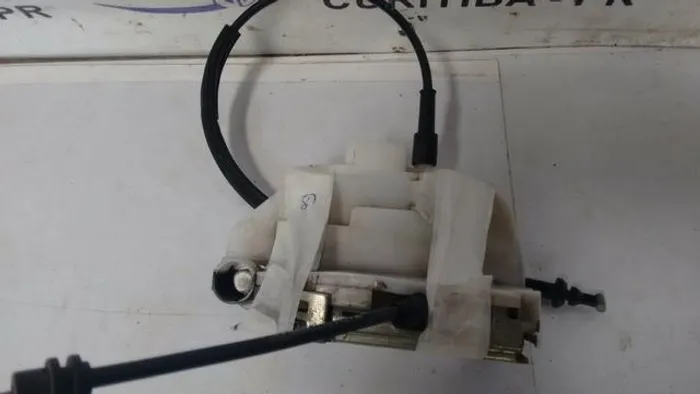 Fechadura dianteira direita C3