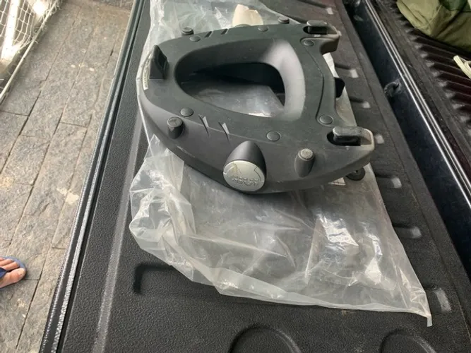 Base Givi Monokey  e  suporte traseiro Super Tenere 1200