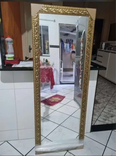 Vários espelhos grandes com moldura novos