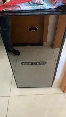 Adega com defeito 