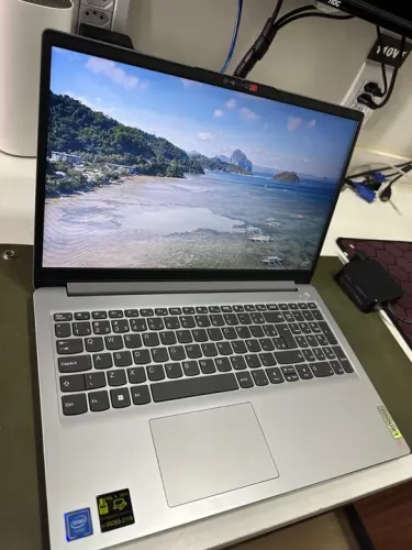 Notebook Lenovo excelente