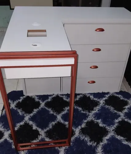 Mesa em L para manicure