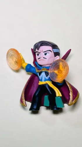 Gashapon / Gachapon Doutor Estranho boneco pvc altura 5 cm Vingadores Guerra Infinita