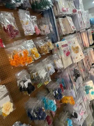 Loja de festas e doces mov 290 a 320  mil mês !