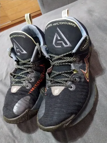 Tênis Nike Giannis Antetokounmpo