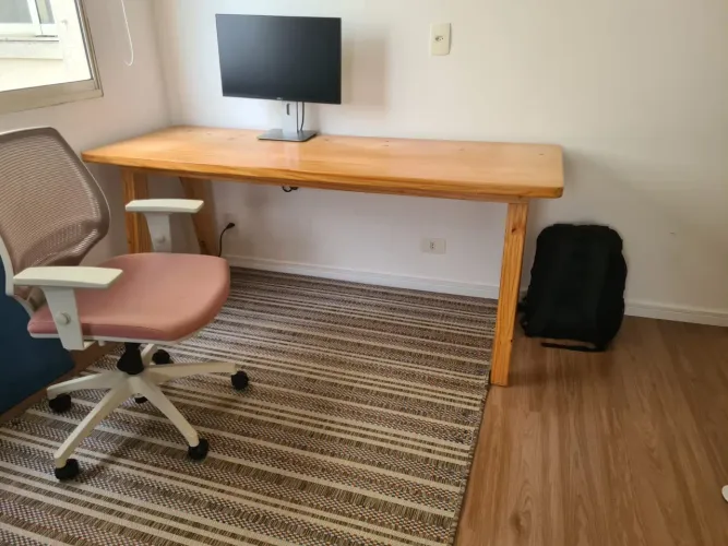 Mesa de madeira maciça pinus em excelente estado