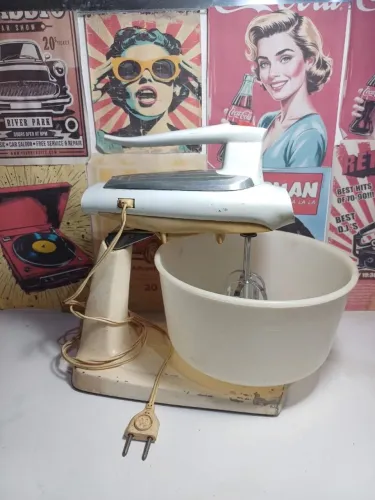 Batedeira anos 60 da GE General Eletric 110v LER DESCRIÇÃO