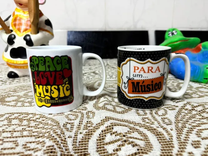 Canetas branca com estampa 