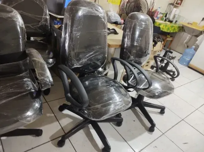 cadeira presidente alto padrão preta - nova - cada uma 650 - entrego