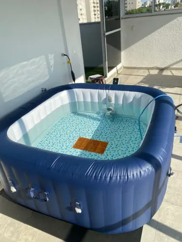 Spa Inflável 840L com Bomba 127V e 140 Jatos Hawaii AirJet Bestway