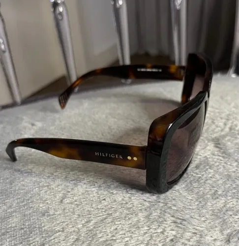 Óculos de Sol Tommy Hilfiger