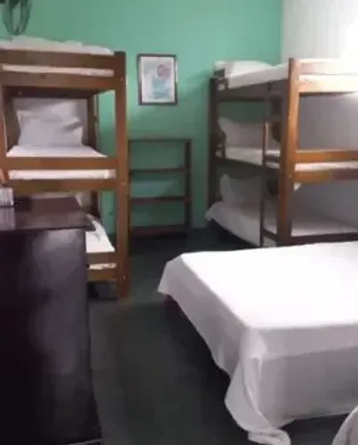 Kitnet em Cananéia com piscina  acomoda 9 pessoas