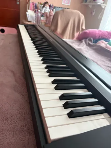 VENDE-SE PIANO DIGITAL + PEDAL SEMI NOVO ( YAMAHA P-45 88 teclas / BIVOLT)