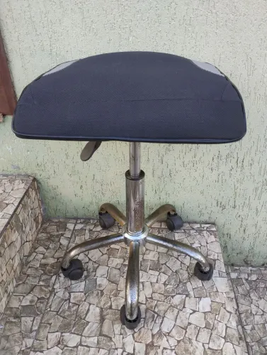 Banqueta com regulagem de altura