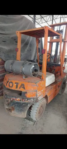 Empilhadeira toyota 