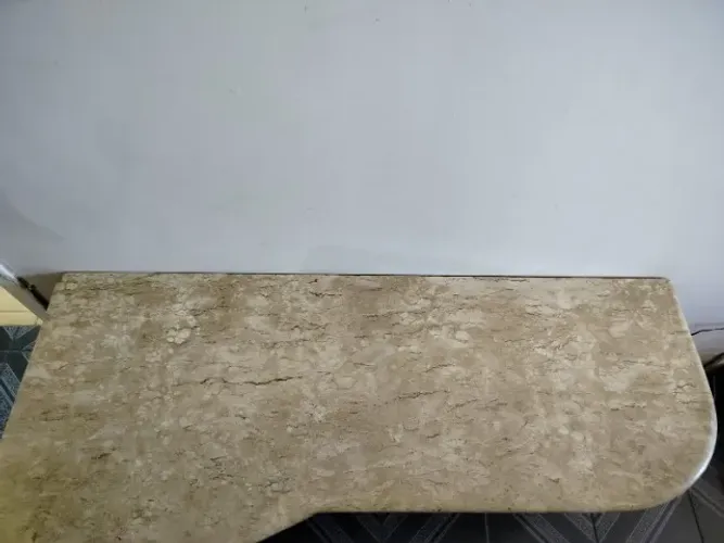 Tampo de mesa em mármore