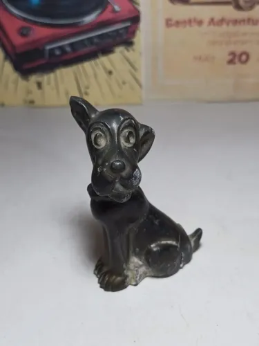 Escultura cachorrinho em metal estanho precisa de reparo 