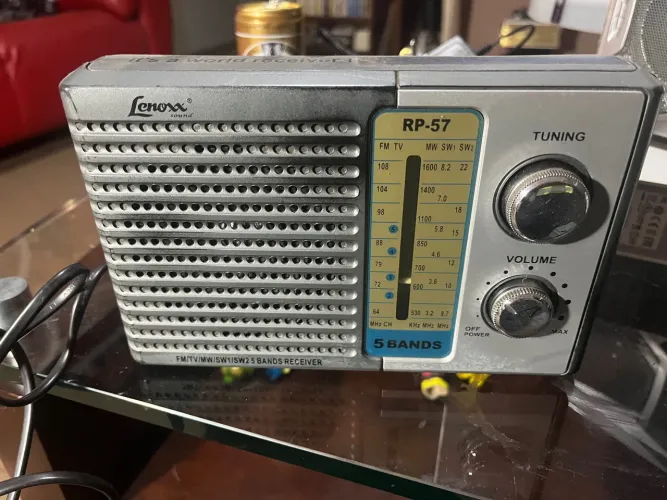 rádio portátil Lenoxx RP-57 usado