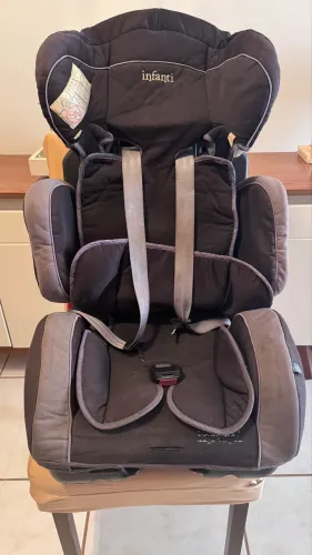 Vendo Cadeirinha Infantil de Carro - SEMI-NOVA