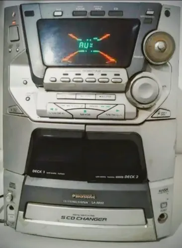 Mini system Panasonic SA-AK52 usado com as caixas de som originais 