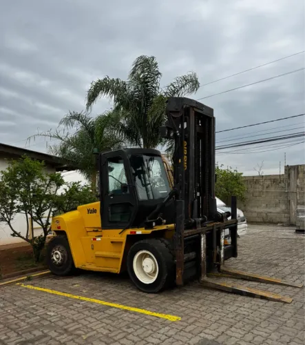 Empilhadeira Yale GP230VX ano 2011 com 10.000 horas, à Diesel, para 10 toneladas