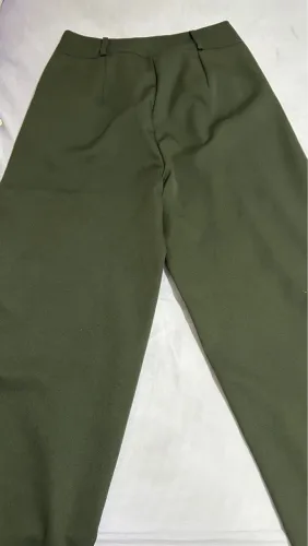 Calça Social Feminina Preta - Tam. G (100% Poliéster)