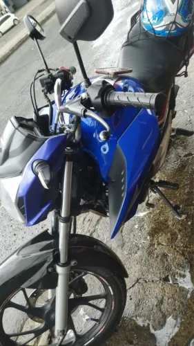 Titan 2020 160 troco por carro