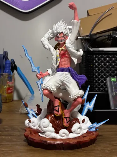 Estátua Monkey D Luffy Gear 5