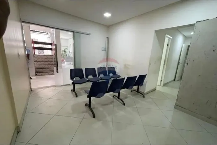 Aluguel Comercial: Espaço para uma clinica em Itapuã ótimo preço !!!