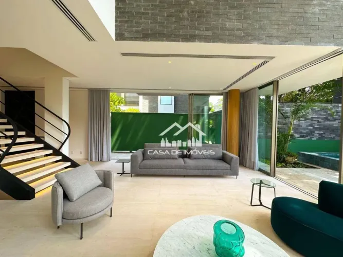 Vende ou aluga casa em condomínio com 637m², 4 suítes, piscina privativa e muito luxo em M