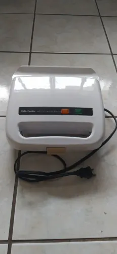Máquina de Waffles Betty Crocker Belgian Waffle Baker modelo BC-1967 