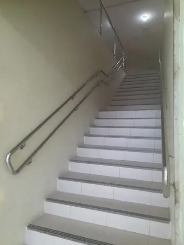 Passa a mão de aço inox