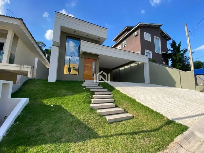 Casa térrea à venda no condomínio Villa Rica.