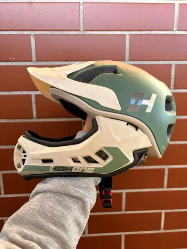 Capacete High One