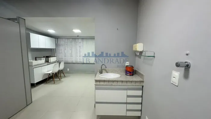 Conjunto Comercial à Venda  107 m² | Rua Érico Veríssimo  Jardim Oceânico | Ao lado do Met